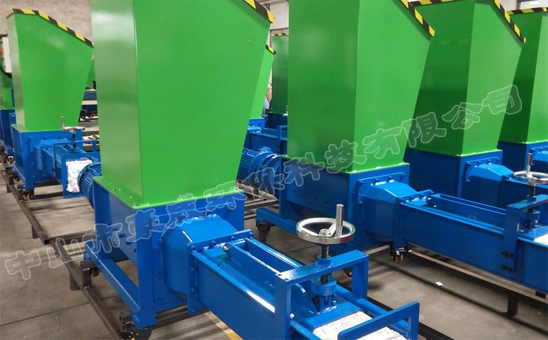 上?？蛻粲嗁?0臺小型EPS泡沫壓實機