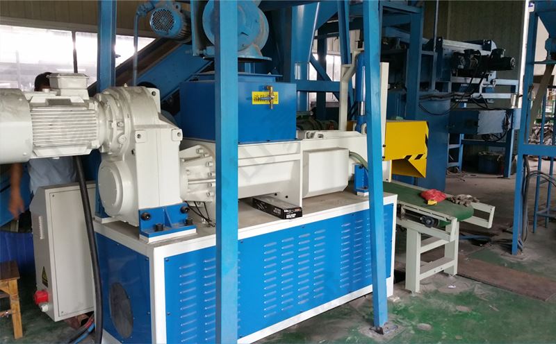 湖南聚氨酯泡沫壓實機(jī)應(yīng)用生產(chǎn)線2 湖南聚氨酯泡沫壓實機(jī)應(yīng)用生產(chǎn)線2